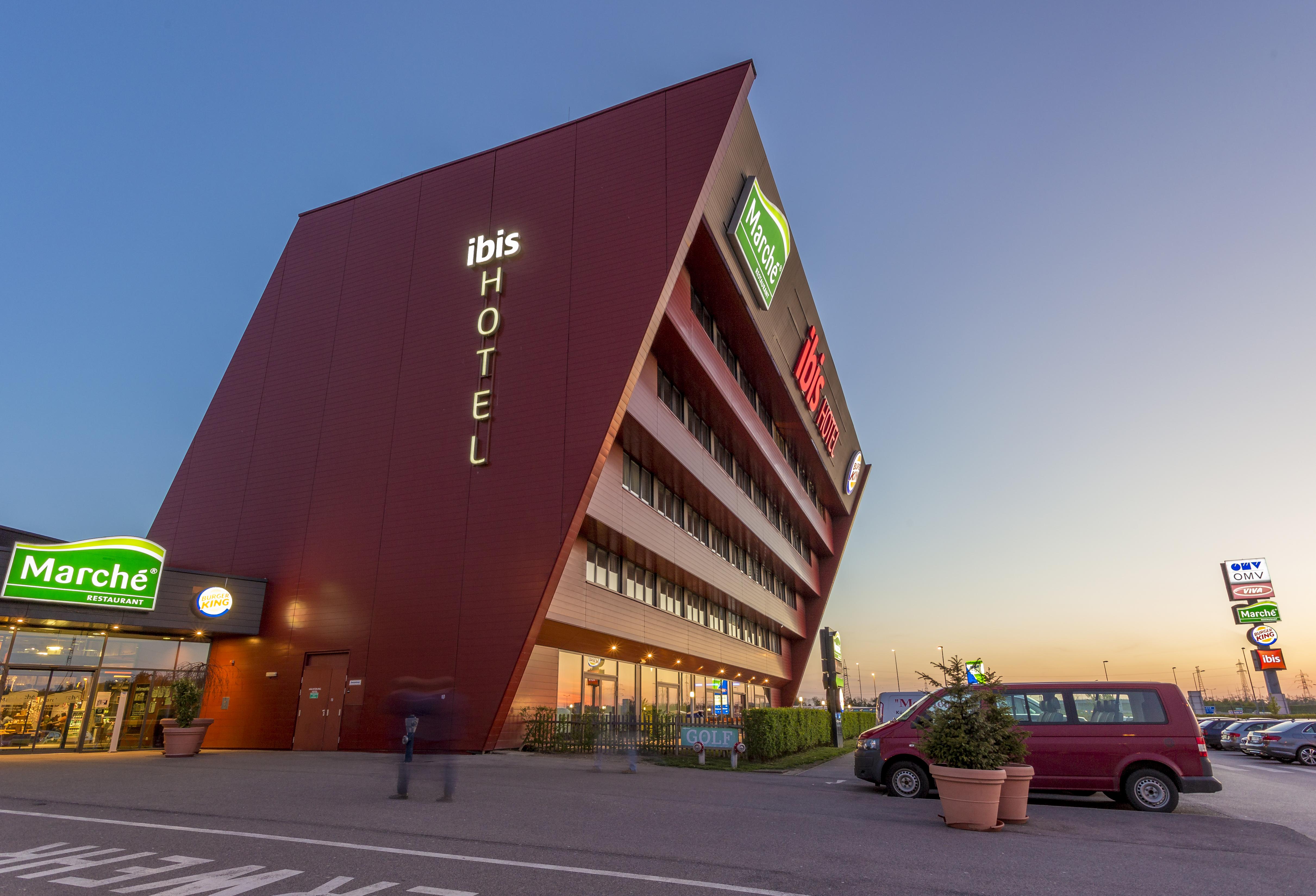 Ibis Vienna Airport Hotel Schwechat Exterior photo